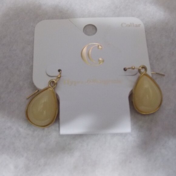 NWT-Ivory Drop Pendant Earrings - Picture 6 of 8